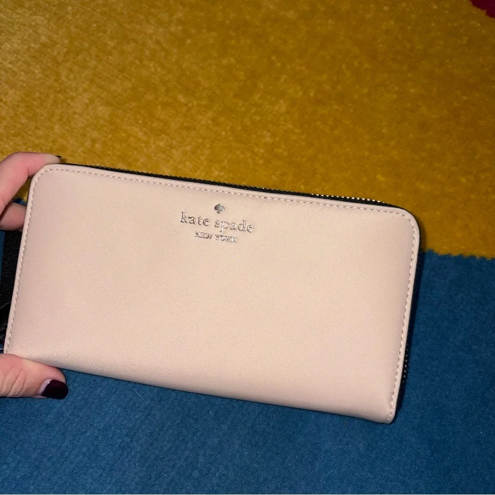 Kate Spade Chelsea Medium Warm Beige Nylon Backpack and Wallet - Picture 9 of 11